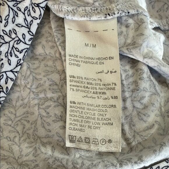 Soma Women’s Cool Nights Pajama Set V Top Pants w/ Pockets, Botanical Leaf Print - Picture 12 of 12